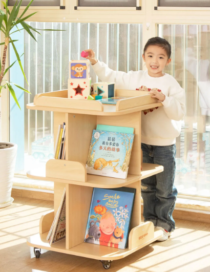 幼兒園閱讀區圖書架：雙層四向移動架